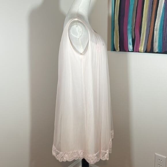 Vintage Shadowline mini gown/ chemise/ nightgown - Picture 3 of 9